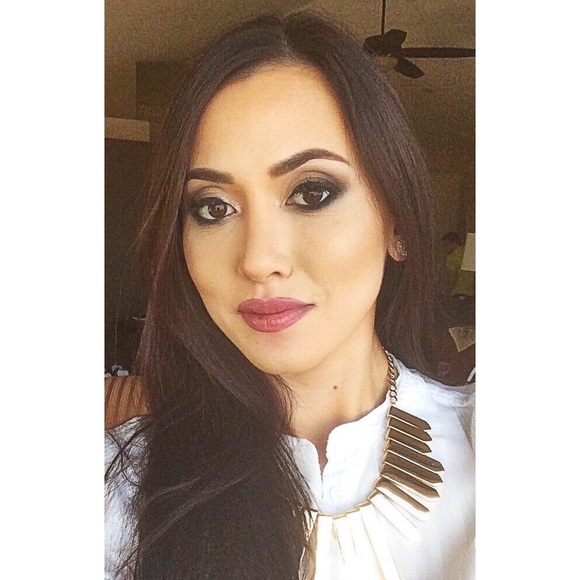 Meet your Posher, Chaveli - Picture 1 of 1